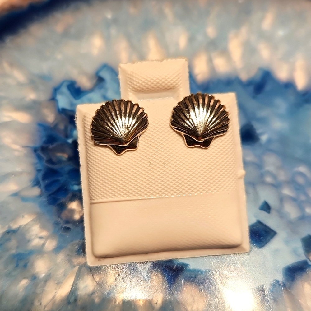 "NEW" Sterling Silver Shell Earrings